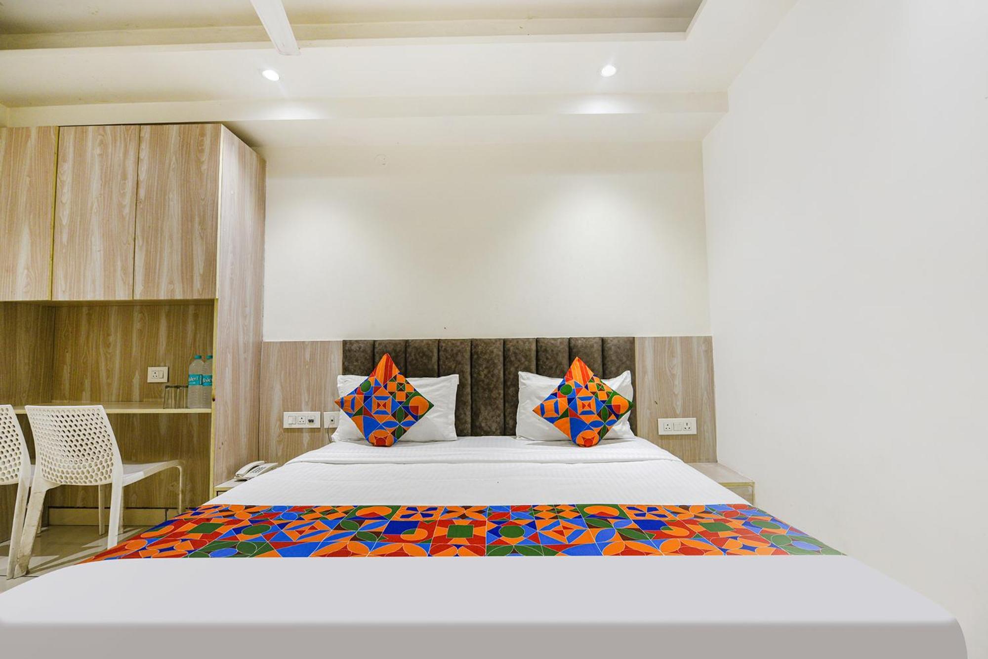 Fabhotel Luxury Inn Near Adarsh Nagar Metro Delhi  Exterior foto